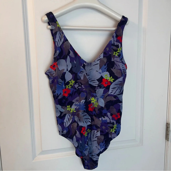 Athleta Women's Twilight Tropic V-Neck One Piece Swimsuit /Multicolor  size M - Picture 4 of 6